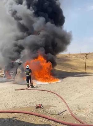 Batman'da petrol sahasındaki vinç, alev alev yandı