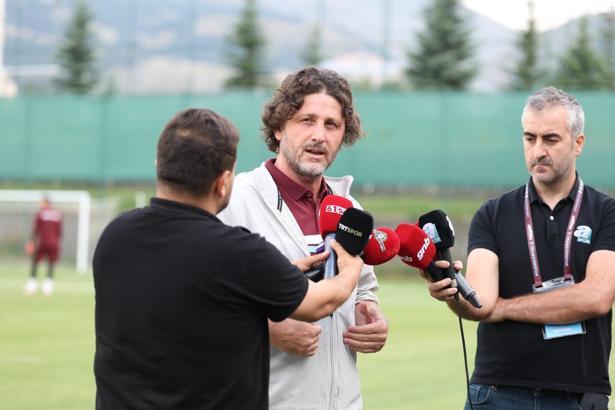 Fatih Tekke: Transferlerin biraz daha hızlı gelmesini istiyorum