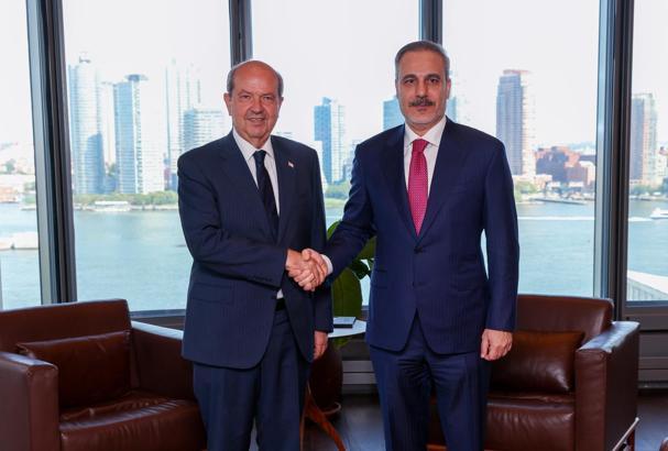 Bakan Fidan, KKTC Cumhurbaşkanı Tatar ile bir araya geldi