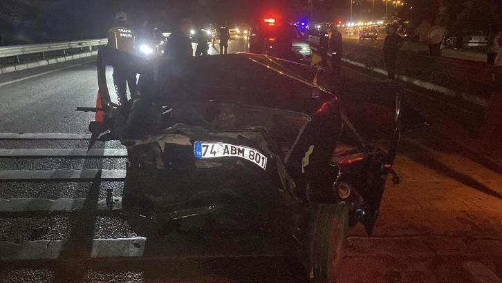 Karabük'te 2 otomobil çarpıştı: 1 ölü, 1 yaralı