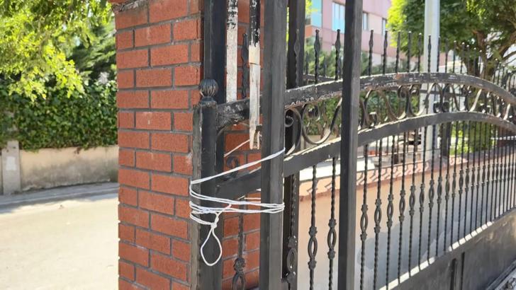 İstanbul- Çekmeköy'de demir kapının üzerine düştüğü 10 yaşındaki Eymen öldü; iple önlem alındı