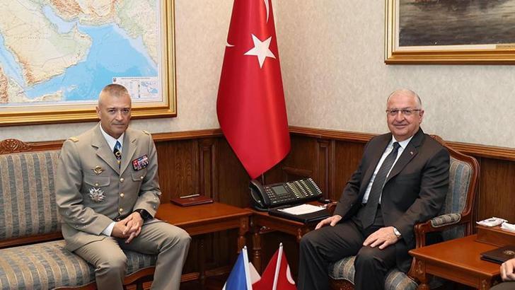 Bakan Güler, Fransa Genelkurmay Başkanı Burkhard'ı kabul etti