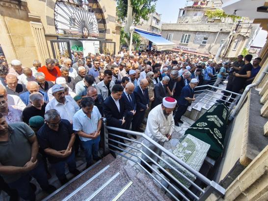 Yangında ölen anne ve bebeği aynı mezarda toprağa verildi