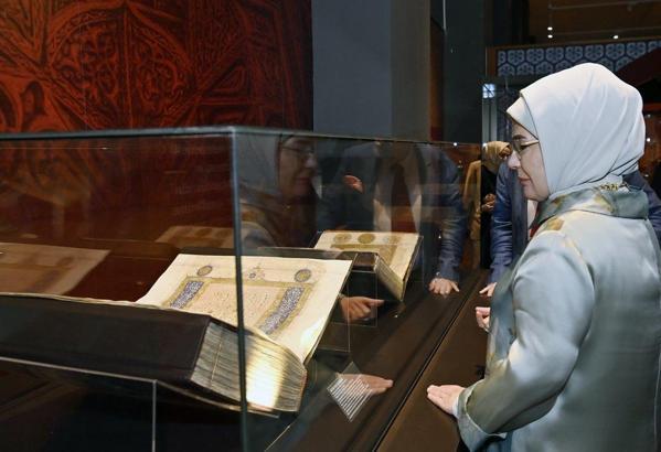 Emine Erdoğan, 'Anadolu Selçukluları Sergisi'ni ziyaret etti
