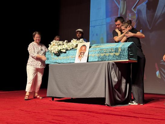 İstanbul - Oyuncu Emre Törün son yolculuğuna uğurlandı