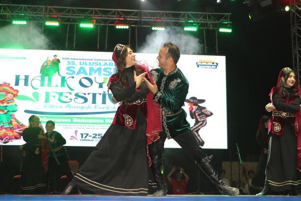 Samsun'da 10 yıl aradan sonra ‘Uluslararası Halk Oyunları Festivali’ başladı