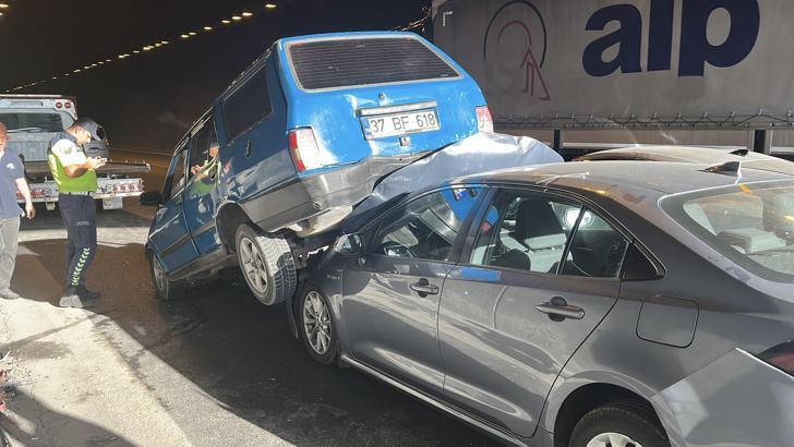 Anadolu Otoyolu'nda zincirleme kaza ulaşımı aksattı