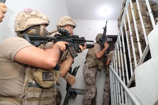 Mersin'de fuhuş operasyonunda 19 tutuklama