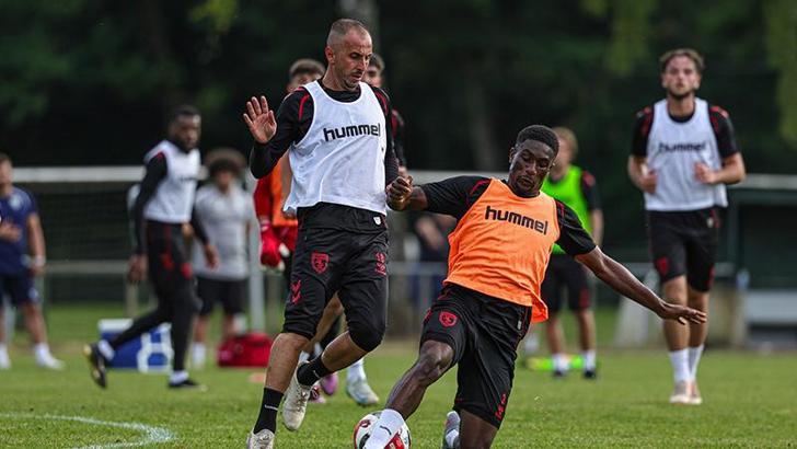 Samsunspor, Hollanda kampında hazırlıklarını sürdürüyor