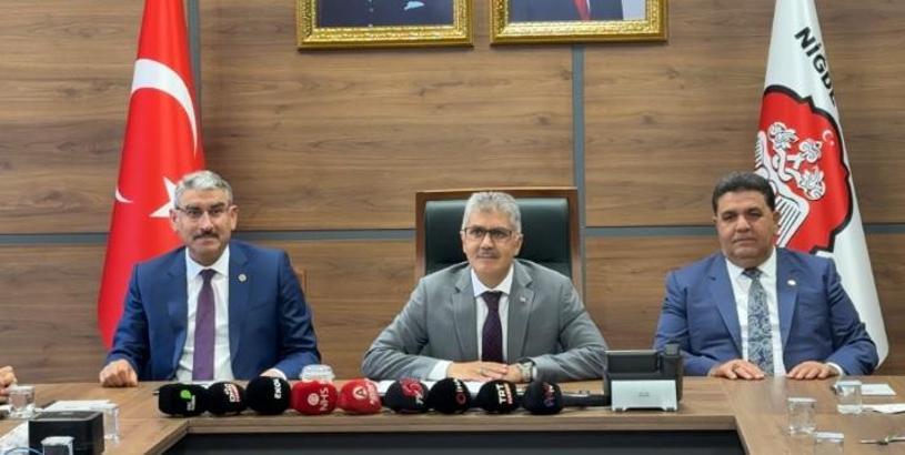 Vali Cahit Çelik: Demirkazık cazibe merkezi haline gelecek