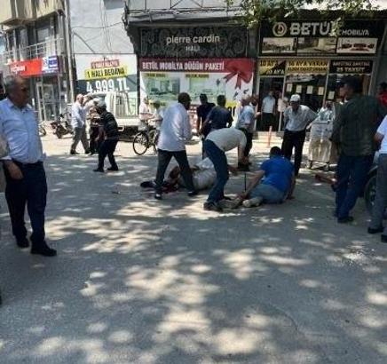 Cuma namazı çıkışı silahlı saldırı; 4 yaralı