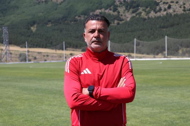 Murat Şahin: Kadromuzu korur, o isteği ve arzuyu gösterirsek ligin favorilerinden oluruz