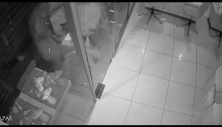 İstanbul- Fatih'te kuyumcudan 600 bin dolarlık soygun kamerada