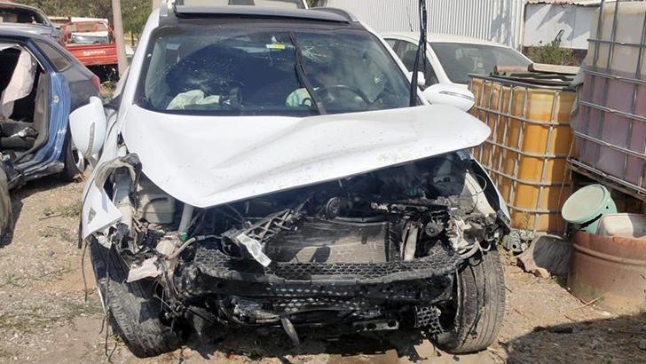 Otomobil, araca ve duvara çarparak takla attı; sürücü ağır yaralı