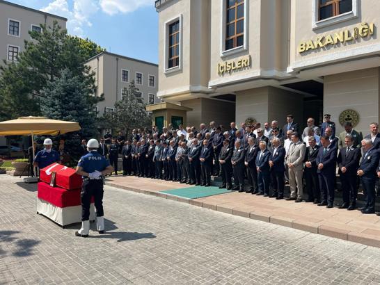 Kazada ölen Mülkiye Başmüfettişi Karaömeroğlu için İçişleri Bakanlığı'nda tören