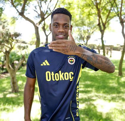 Jhon Duran: Bana gösterilen sevgiye karşılık verebilmek için sabırsızlanıyorum