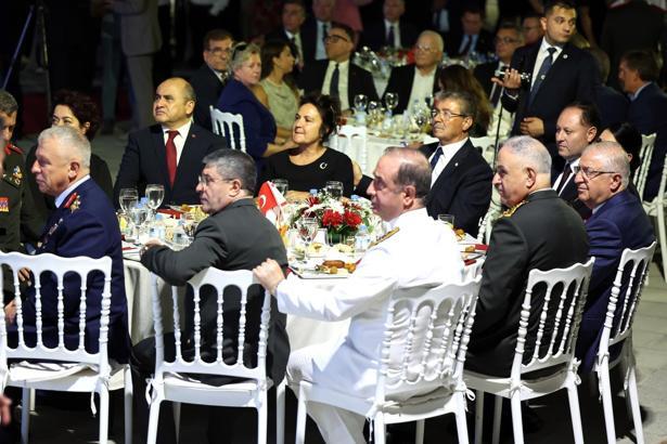 Bakan Güler, Mutlu Barış Harekatı'nın 51'inci yıl dönümü törenlerine katılmak üzere KKTC'ye gitti (2)