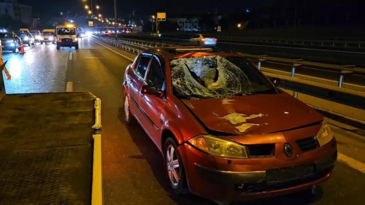 İstanbul - Gaziosmanpaşa’da otoyolda otomobilin çarptığı yaya hayatını kaybetti