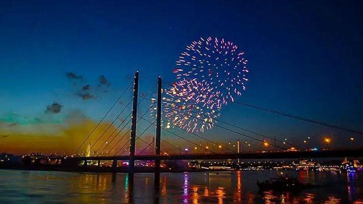 Havai fişekler erken patladı: 19 yaralı