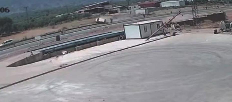 Takla atan hafif ticari aracın sürücüsü öldü