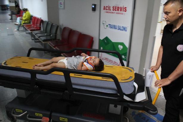 1'inci katın balkonundan düşen Haydar bebek yaralandı