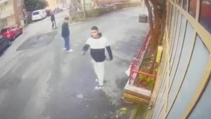 İstanbul - Sarıyer'de kuaförde başına çizik atan arkadaşına ateş etti; o anlar kamerada