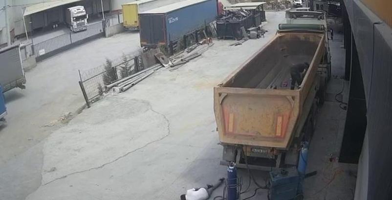 Damper kapağının başına çarptığı şoförün öldüğü olayın görüntüleri ortaya çıktı