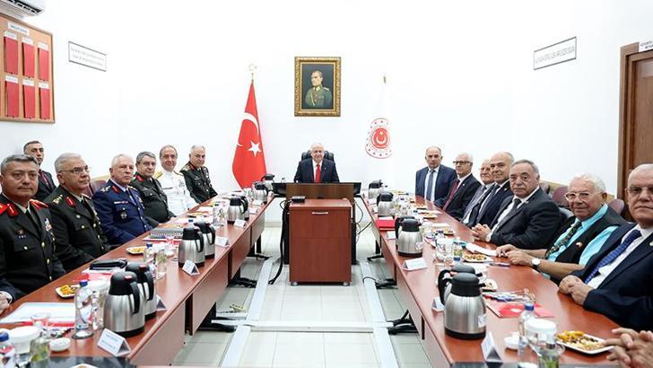 Bakan Güler, Kıbrıs Şehit ve Gazi Dernekleri’nin üyeleriyle bir araya geldi