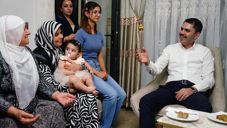 Bakan Kurum'dan Akçadağ'da depremzede aileye ziyaret