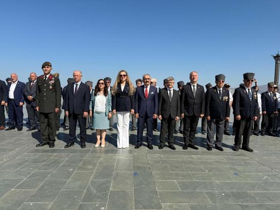 Kıbrıs Barış Harekatı'nın 51. yılında İzmir'de tören düzenlendi