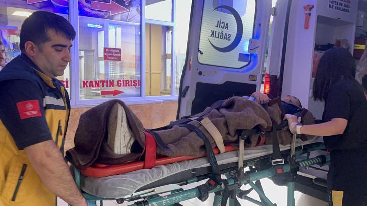 Sivas'ta yolcu otobüsü devrildi: 4 ölü, 40 yaralı (3)