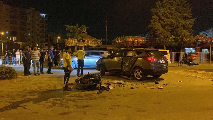 Adana’da otomobille çarpışan motosikletin sürücüsü öldü