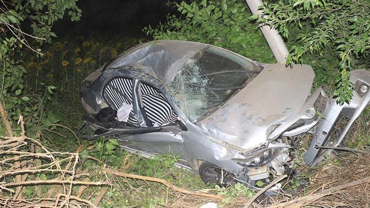Otomobil, yoldan çıkıp tarlaya düştü; 1’i bebek 6 yaralı