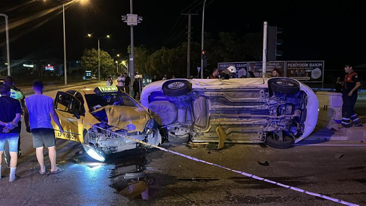 Çanakkale’de taksi ile otomobil çarpıştı: 8 yaralı