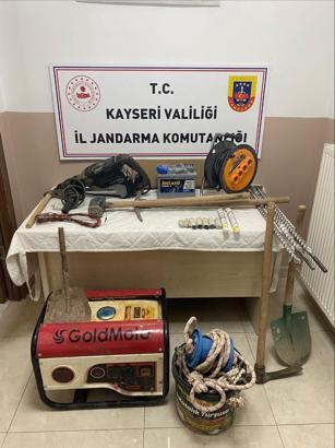 Kayseri’de izinsiz kazı yapan 4 kişi yakalandı