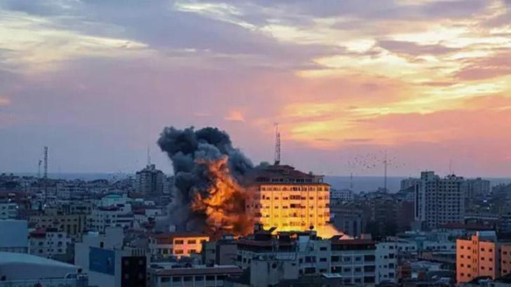 İsrail'den Yemen'deki Hudeyde Limanı'na saldırı