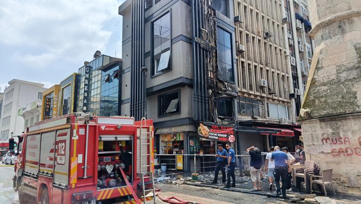 Adana'da kuyumcu dükkanında yangın