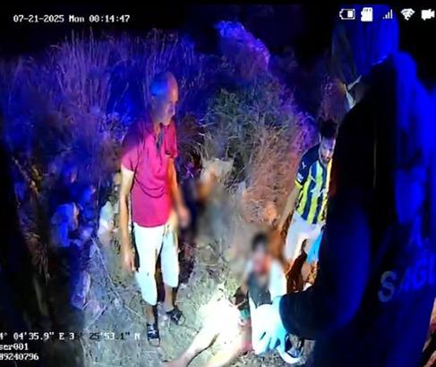 Ayağı motosiklet jantına sıkışan sürücüyü itfaiye kurtardı