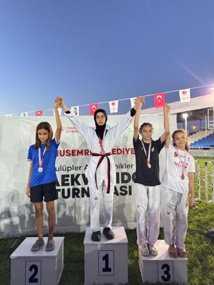 Yunusemre Belediyesi Kulüplerarası Taekwondo Turnuvası'nda kupa ve madalyalar sahiplerini buldu