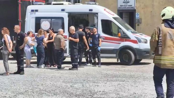 İstanbul- Esenyurt'ta kazan imalathanesinde çıkan yangın söndürüldü: 1 kişi dumandan etkilendi