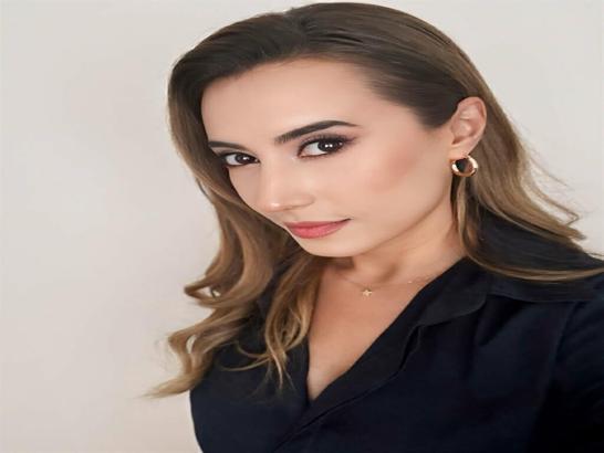 Yarış sunucusu Esen Gök, memleketi Aydın'da son yolculuğuna uğurlandı