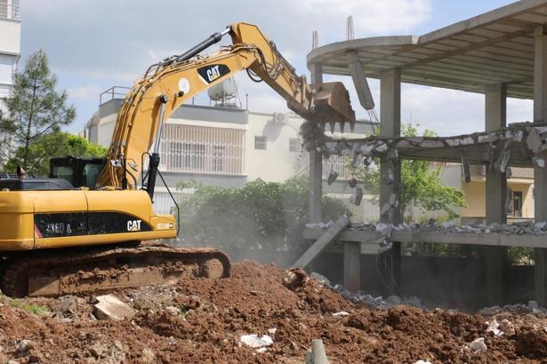 Batman'da 21 yapının yıkımı gerçekleştirildi