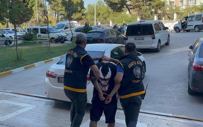 Birlikte yaşadığı Afgan uyruklu Haniye’ye eşarbıyla boğdu