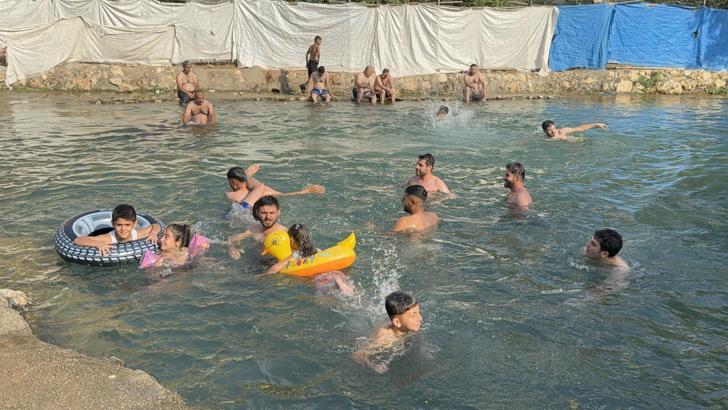 Mardin’in serinlik durağı Beyazsu Vadisi, ziyaretçi akınına uğruyor