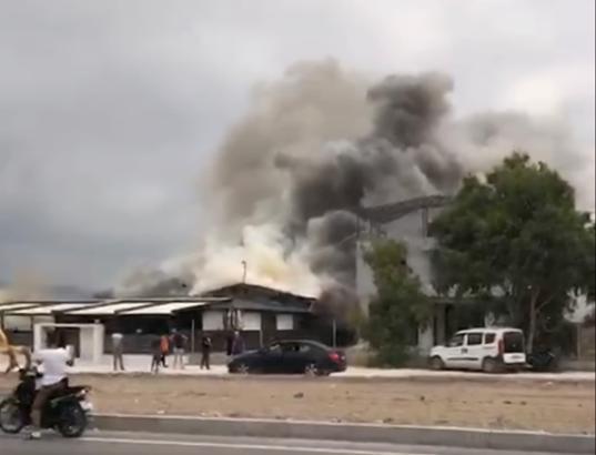 Hatay'da kafede çıkan yangın söndürüldü