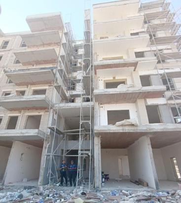 Gaziantep’te inşaattan düşen işçi ağır yaralandı