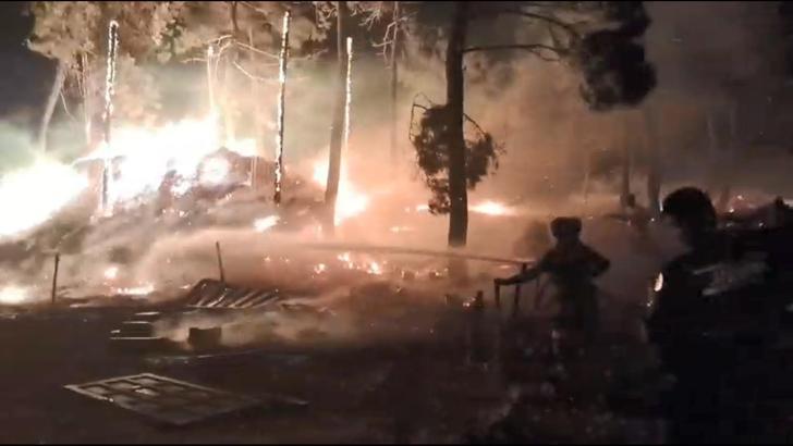 Çiftliğinde çıkan yangında 95 hayvanı öldü / Ek fotoğraflar