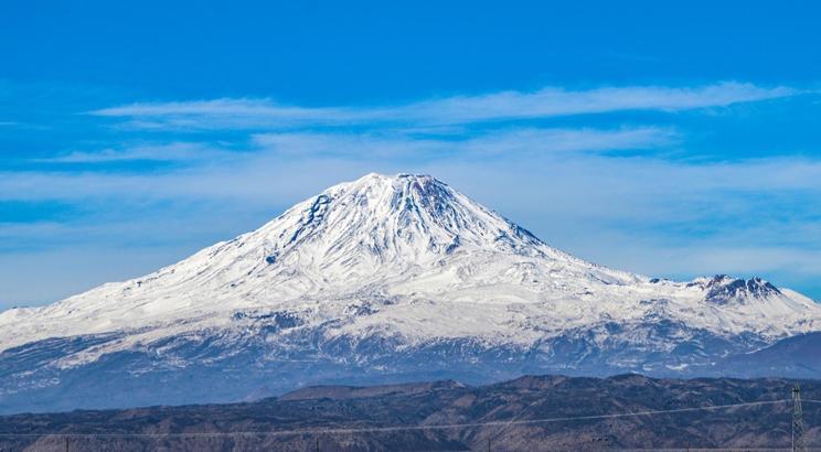 Ağrı Dağı’ndaki takke buzulu eriyor; 37 yılda yüzde 41 küçüldü
