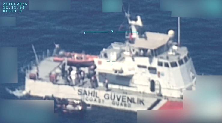 MSB: Düzensiz göçmenleri, Türk Sahil Güvenlik ekipleri kurtardı