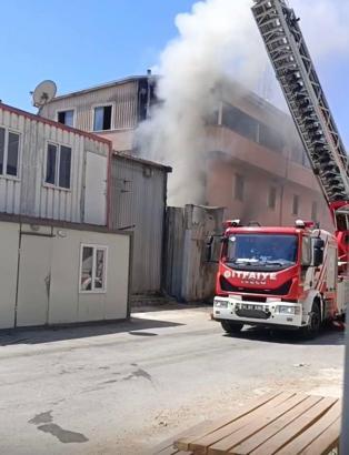 Kereste fabrikasında çıkan yangın büyümeden söndürüldü